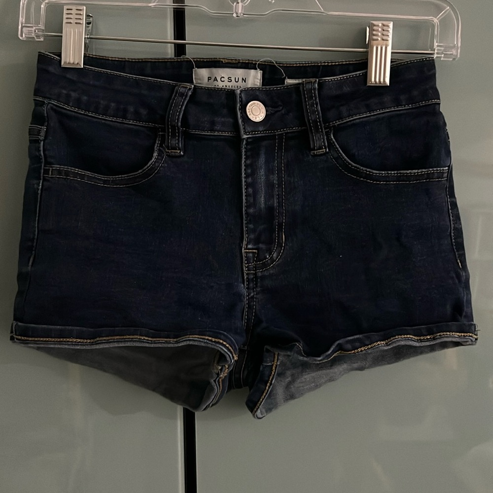 Pacsun super stretch shortie size 24